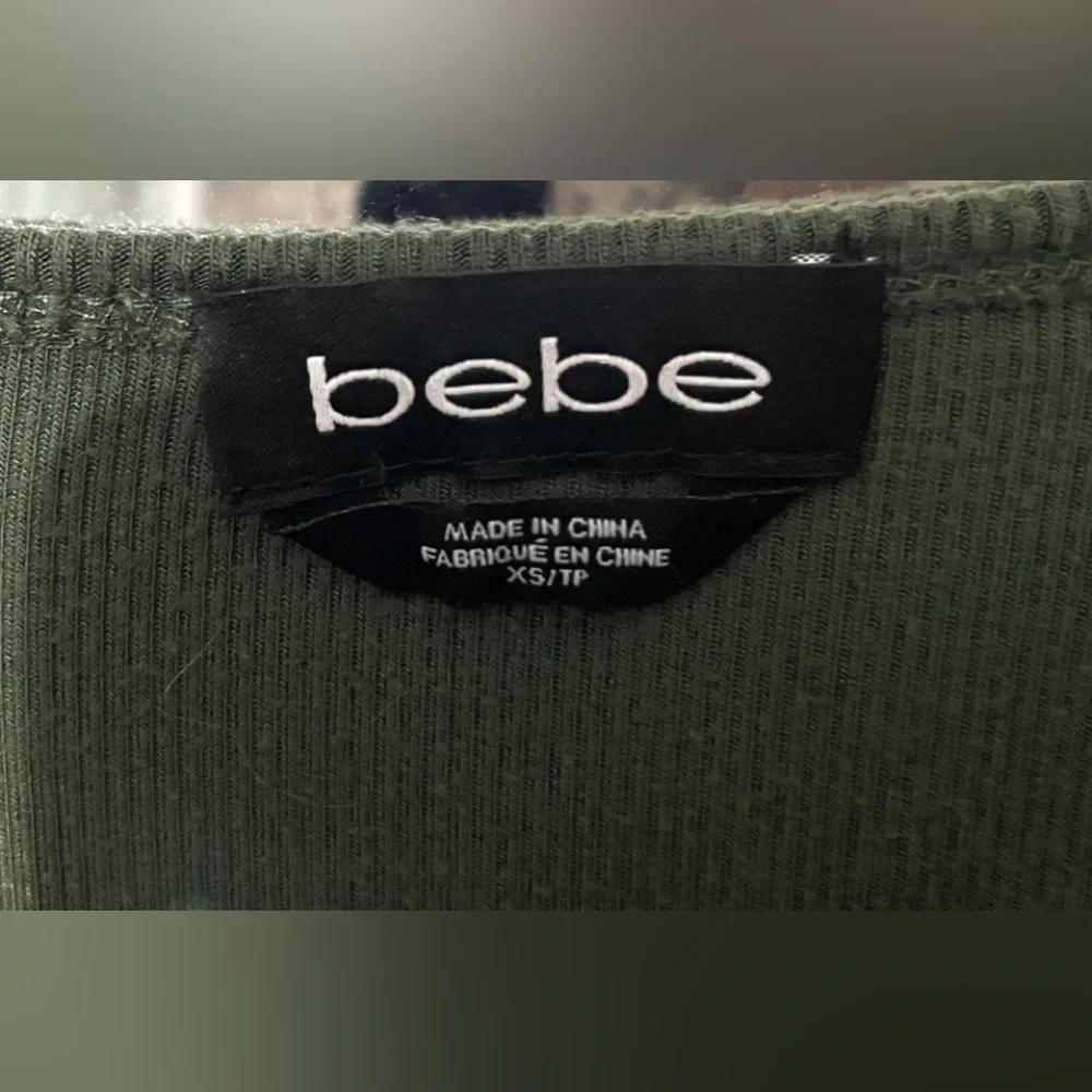 Bebe Vintage(?) beautifully cut top - Picture 6 of 8